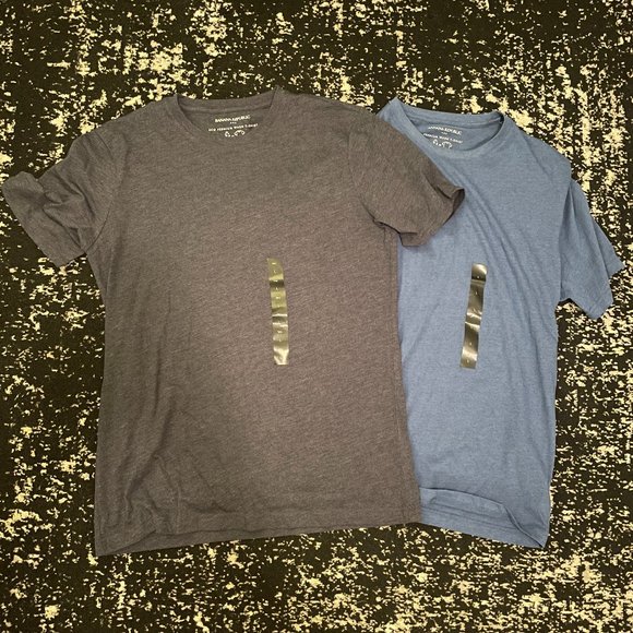 Sold-NWT Banana Republic T-shirt bundle - Picture 1 of 1